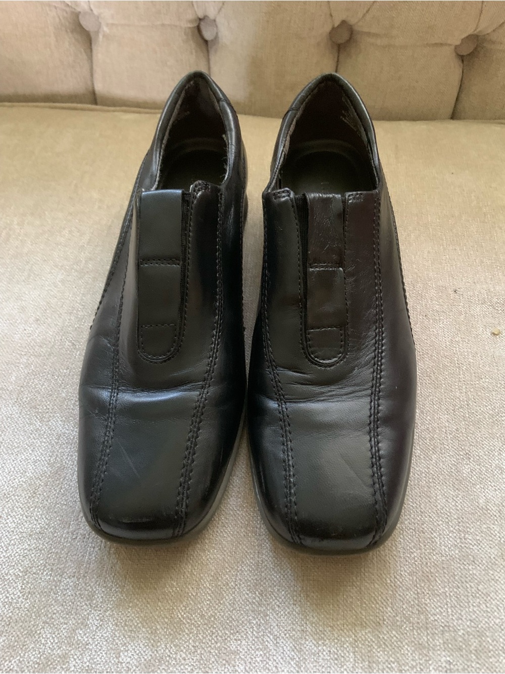 Naturalizer Black Slip-On Leather Loafers